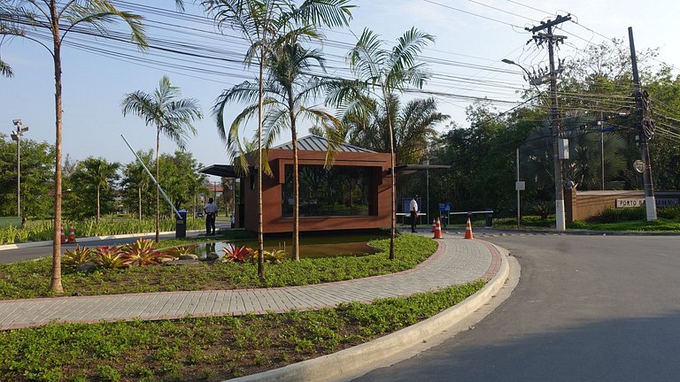 Duplex c/ Hidro - Cond. Luxo c/ 3 Praias
