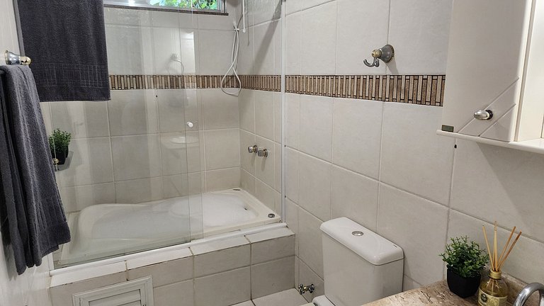 Duplex c/ Hidro - Cond. Luxo c/ 3 Praias