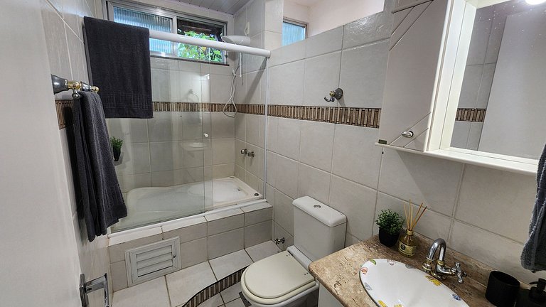 Duplex c/ Hidro - Cond. Luxo c/ 3 Praias